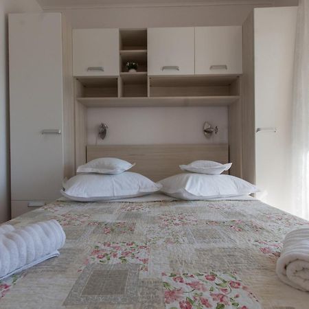 Apartments Senka Makarska Exterior foto